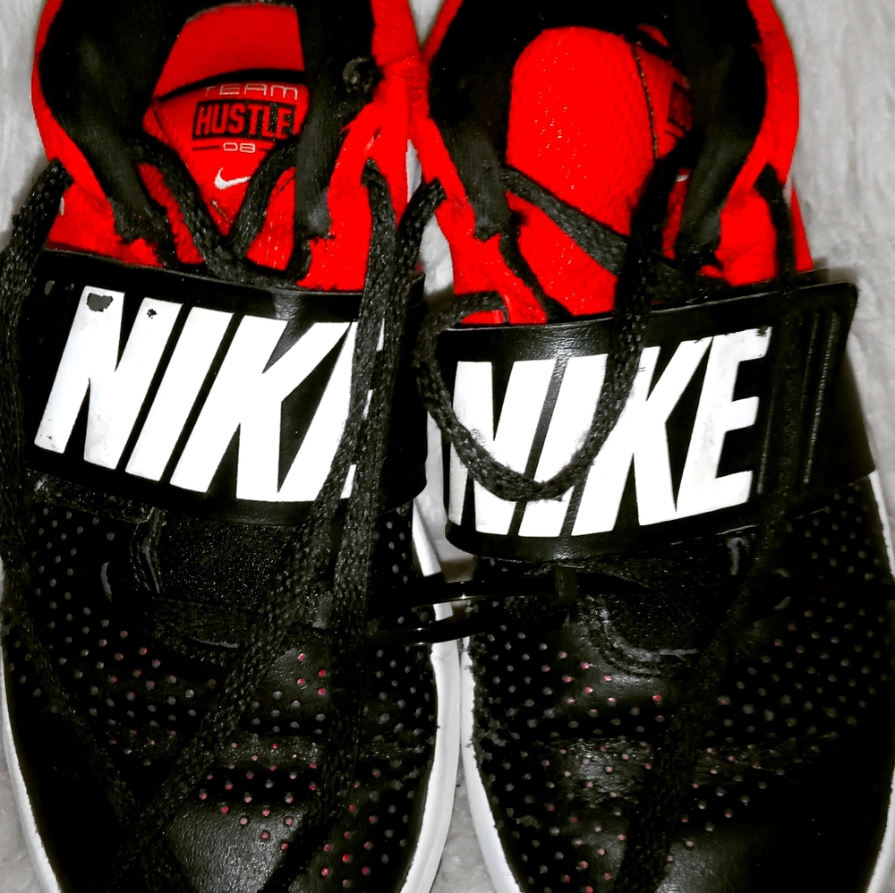 Nike sneakers Team Hustle 08